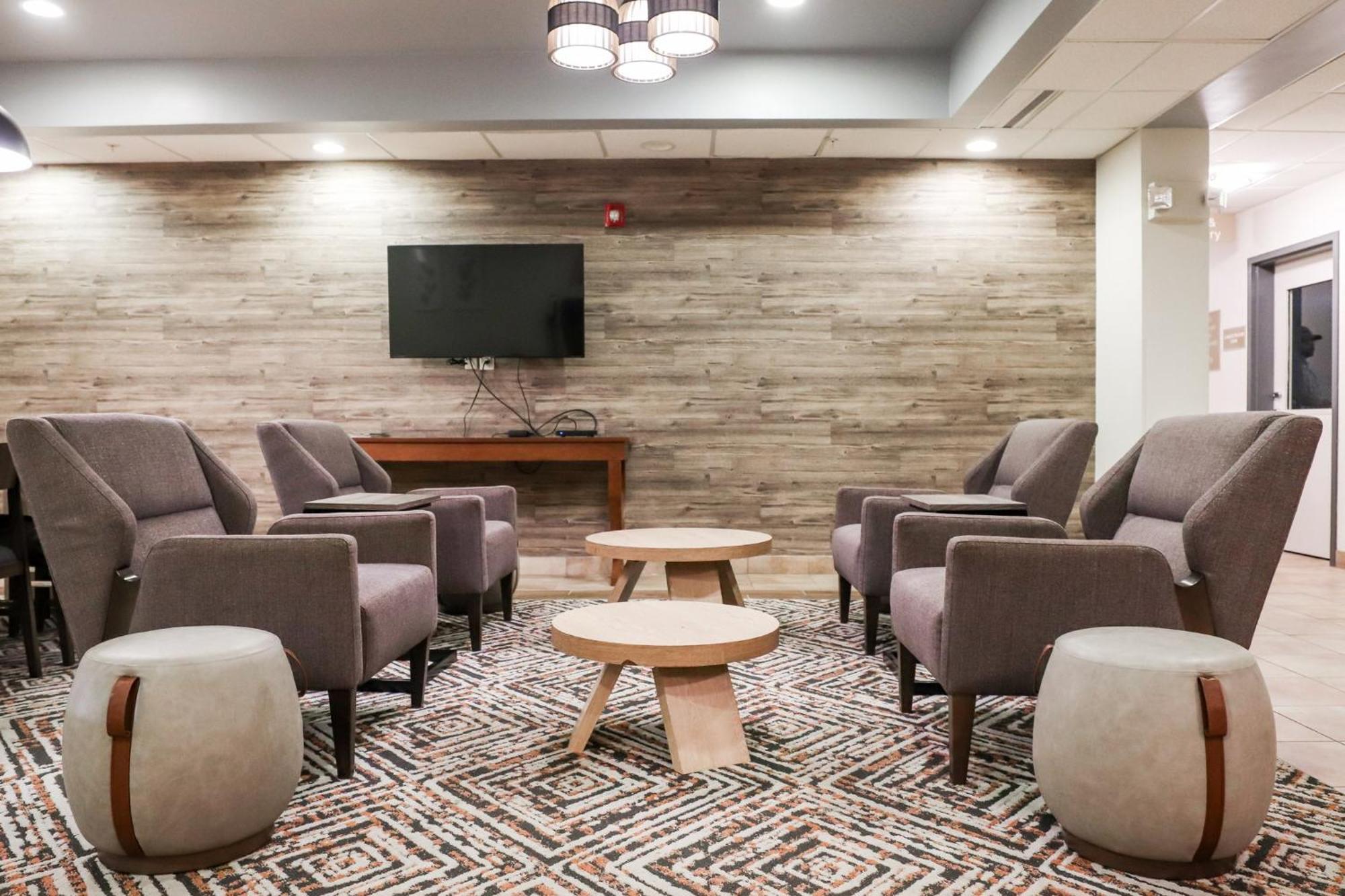 Candlewood Richmond Airport By Ihg Hotel 2*